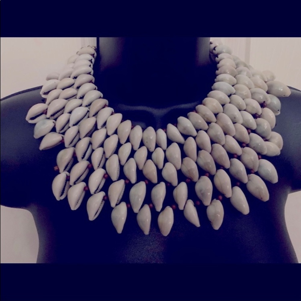 Shell necklace-Natasha-Cowrie-conch natural shells-16” length-STUNNING-Brand New - Picture 9 of 10